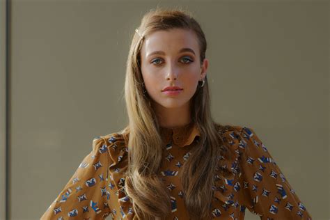 emma chamberlain brown hair.